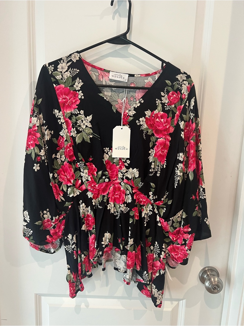 NWT Emily Wonder Top Size Small
